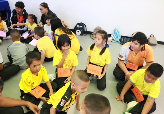 ภาพกิจกรรม คณะวิทยาศาสตร์และเทคโนโลยี จัดค่ายวิทยาศาสตร์โรงเรียนสาธิตฯ