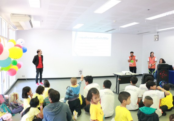 ภาพกิจกรรม คณะวิทยาศาสตร์และเทคโนโลยี จัดค่ายวิทยาศาสตร์โรงเรียนสาธิตฯ