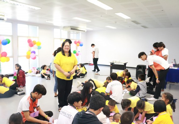 ภาพกิจกรรม คณะวิทยาศาสตร์และเทคโนโลยี จัดค่ายวิทยาศาสตร์โรงเรียนสาธิตฯ