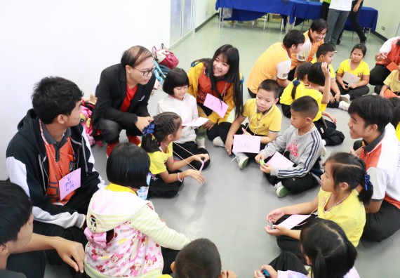 ภาพกิจกรรม คณะวิทยาศาสตร์และเทคโนโลยี จัดค่ายวิทยาศาสตร์โรงเรียนสาธิตฯ