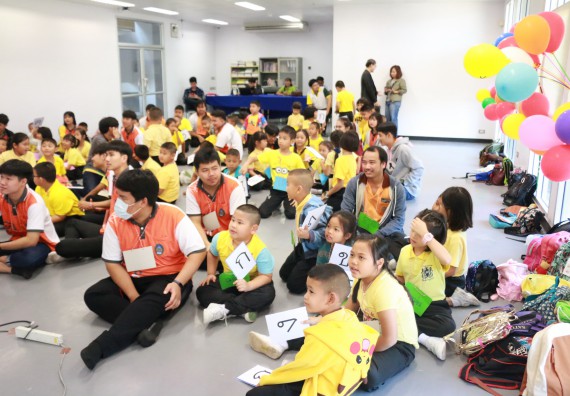 ภาพกิจกรรม คณะวิทยาศาสตร์และเทคโนโลยี จัดค่ายวิทยาศาสตร์โรงเรียนสาธิตฯ