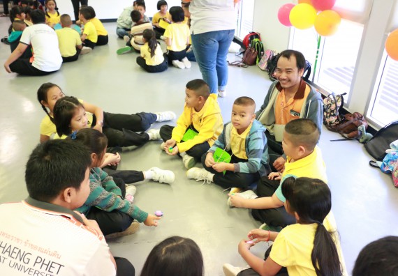 ภาพกิจกรรม คณะวิทยาศาสตร์และเทคโนโลยี จัดค่ายวิทยาศาสตร์โรงเรียนสาธิตฯ