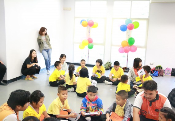 ภาพกิจกรรม คณะวิทยาศาสตร์และเทคโนโลยี จัดค่ายวิทยาศาสตร์โรงเรียนสาธิตฯ