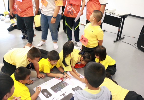 ภาพกิจกรรม คณะวิทยาศาสตร์และเทคโนโลยี จัดค่ายวิทยาศาสตร์โรงเรียนสาธิตฯ