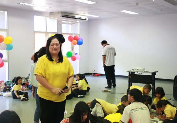 ภาพกิจกรรม คณะวิทยาศาสตร์และเทคโนโลยี จัดค่ายวิทยาศาสตร์โรงเรียนสาธิตฯ