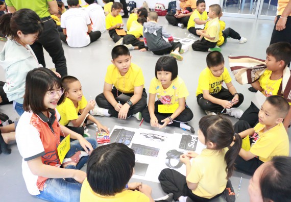 ภาพกิจกรรม คณะวิทยาศาสตร์และเทคโนโลยี จัดค่ายวิทยาศาสตร์โรงเรียนสาธิตฯ