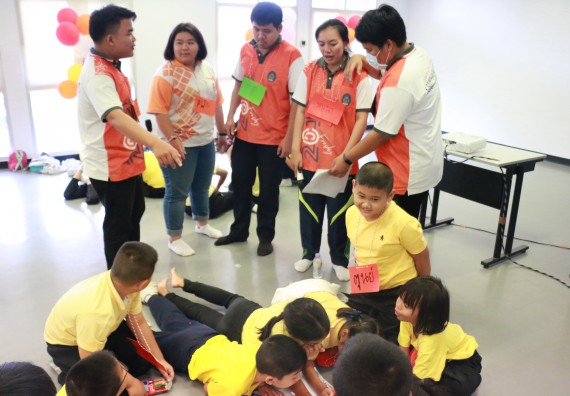 ภาพกิจกรรม คณะวิทยาศาสตร์และเทคโนโลยี จัดค่ายวิทยาศาสตร์โรงเรียนสาธิตฯ