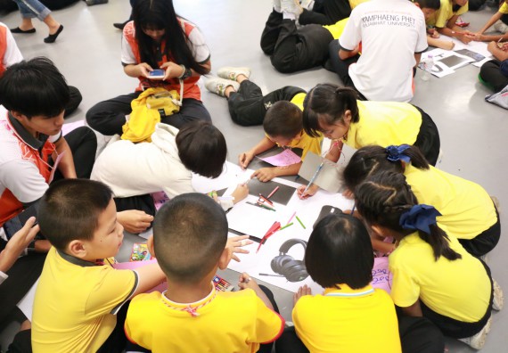 ภาพกิจกรรม คณะวิทยาศาสตร์และเทคโนโลยี จัดค่ายวิทยาศาสตร์โรงเรียนสาธิตฯ