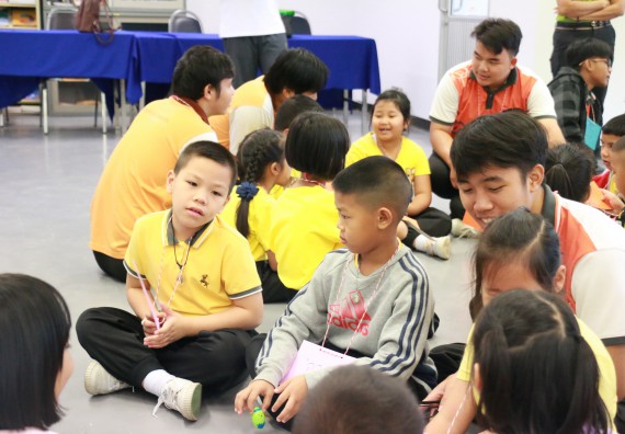 ภาพกิจกรรม คณะวิทยาศาสตร์และเทคโนโลยี จัดค่ายวิทยาศาสตร์โรงเรียนสาธิตฯ