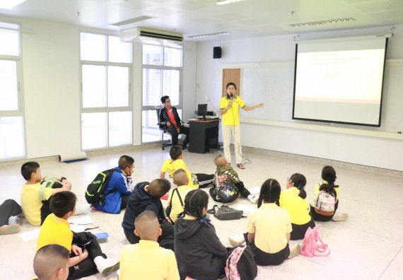 ภาพกิจกรรม คณะวิทยาศาสตร์และเทคโนโลยี จัดค่ายวิทยาศาสตร์โรงเรียนสาธิตฯ