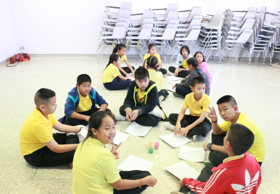 ภาพกิจกรรม คณะวิทยาศาสตร์และเทคโนโลยี จัดค่ายวิทยาศาสตร์โรงเรียนสาธิตฯ