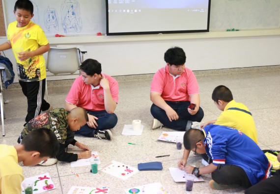 ภาพกิจกรรม คณะวิทยาศาสตร์และเทคโนโลยี จัดค่ายวิทยาศาสตร์โรงเรียนสาธิตฯ