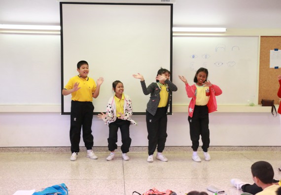 ภาพกิจกรรม คณะวิทยาศาสตร์และเทคโนโลยี จัดค่ายวิทยาศาสตร์โรงเรียนสาธิตฯ