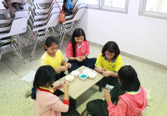 ภาพกิจกรรม คณะวิทยาศาสตร์และเทคโนโลยี จัดค่ายวิทยาศาสตร์โรงเรียนสาธิตฯ