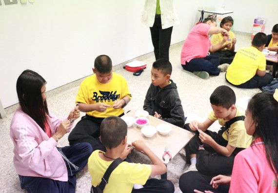 ภาพกิจกรรม คณะวิทยาศาสตร์และเทคโนโลยี จัดค่ายวิทยาศาสตร์โรงเรียนสาธิตฯ