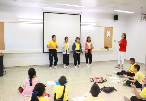 ภาพกิจกรรม คณะวิทยาศาสตร์และเทคโนโลยี จัดค่ายวิทยาศาสตร์โรงเรียนสาธิตฯ