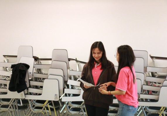 ภาพกิจกรรม คณะวิทยาศาสตร์และเทคโนโลยี จัดค่ายวิทยาศาสตร์โรงเรียนสาธิตฯ