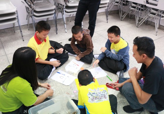 ภาพกิจกรรม คณะวิทยาศาสตร์และเทคโนโลยี จัดค่ายวิทยาศาสตร์โรงเรียนสาธิตฯ