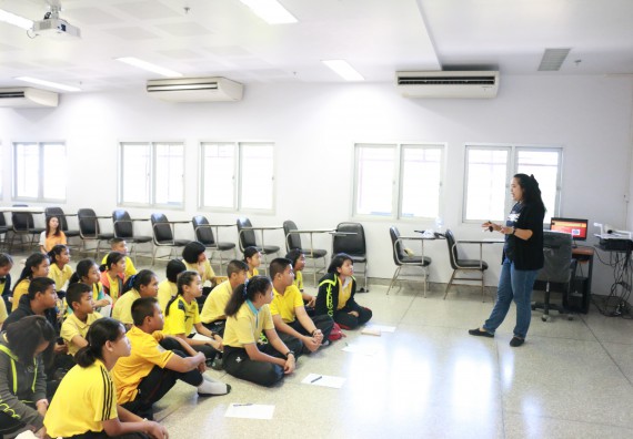 ภาพกิจกรรม คณะวิทยาศาสตร์และเทคโนโลยี จัดค่ายวิทยาศาสตร์โรงเรียนสาธิตฯ