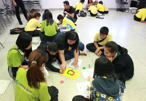 ภาพกิจกรรม คณะวิทยาศาสตร์และเทคโนโลยี จัดค่ายวิทยาศาสตร์โรงเรียนสาธิตฯ