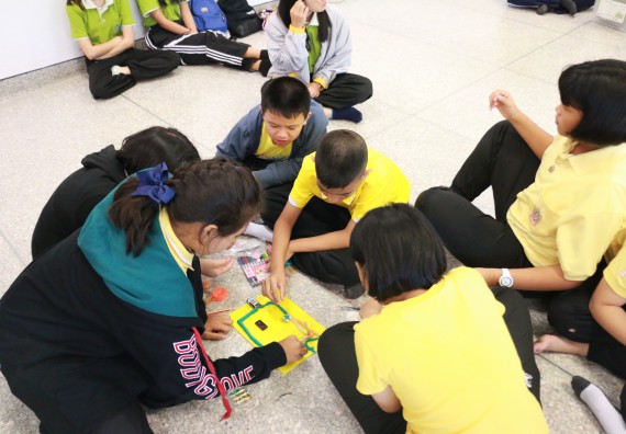 ภาพกิจกรรม คณะวิทยาศาสตร์และเทคโนโลยี จัดค่ายวิทยาศาสตร์โรงเรียนสาธิตฯ