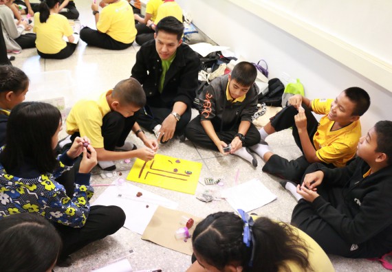 ภาพกิจกรรม คณะวิทยาศาสตร์และเทคโนโลยี จัดค่ายวิทยาศาสตร์โรงเรียนสาธิตฯ