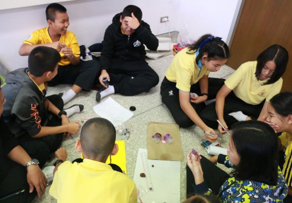 ภาพกิจกรรม คณะวิทยาศาสตร์และเทคโนโลยี จัดค่ายวิทยาศาสตร์โรงเรียนสาธิตฯ