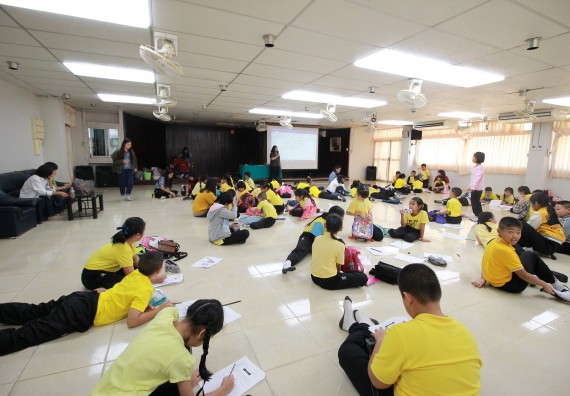 ภาพกิจกรรม คณะวิทยาศาสตร์และเทคโนโลยี จัดค่ายวิทยาศาสตร์โรงเรียนสาธิตฯ