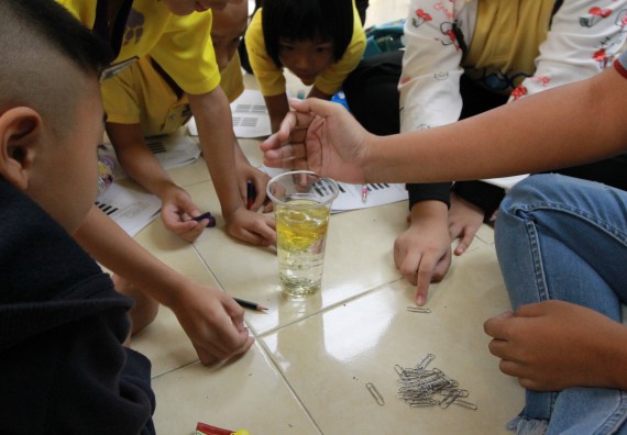 ภาพกิจกรรม คณะวิทยาศาสตร์และเทคโนโลยี จัดค่ายวิทยาศาสตร์โรงเรียนสาธิตฯ