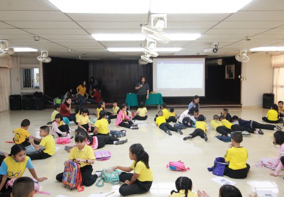 ภาพกิจกรรม คณะวิทยาศาสตร์และเทคโนโลยี จัดค่ายวิทยาศาสตร์โรงเรียนสาธิตฯ