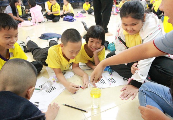 ภาพกิจกรรม คณะวิทยาศาสตร์และเทคโนโลยี จัดค่ายวิทยาศาสตร์โรงเรียนสาธิตฯ