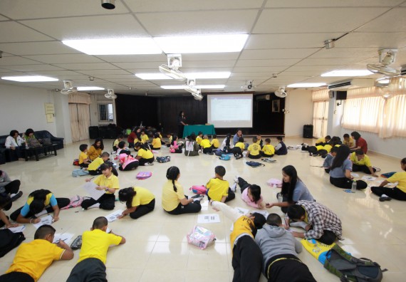 ภาพกิจกรรม คณะวิทยาศาสตร์และเทคโนโลยี จัดค่ายวิทยาศาสตร์โรงเรียนสาธิตฯ