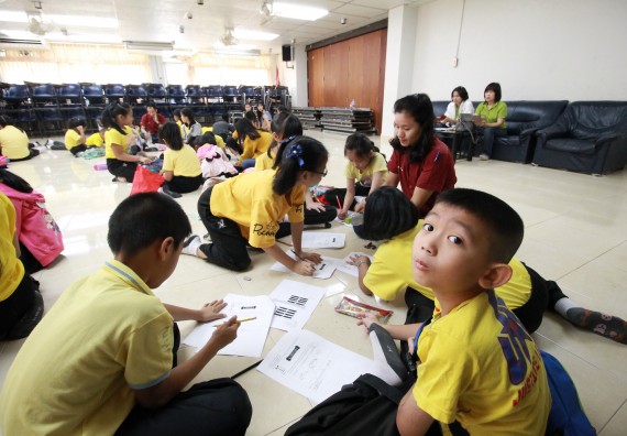 ภาพกิจกรรม คณะวิทยาศาสตร์และเทคโนโลยี จัดค่ายวิทยาศาสตร์โรงเรียนสาธิตฯ