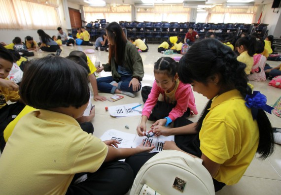 ภาพกิจกรรม คณะวิทยาศาสตร์และเทคโนโลยี จัดค่ายวิทยาศาสตร์โรงเรียนสาธิตฯ