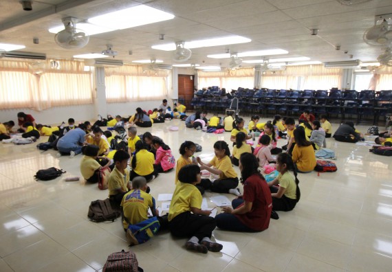 ภาพกิจกรรม คณะวิทยาศาสตร์และเทคโนโลยี จัดค่ายวิทยาศาสตร์โรงเรียนสาธิตฯ