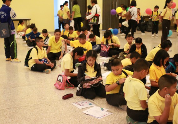 ภาพกิจกรรม คณะวิทยาศาสตร์และเทคโนโลยี จัดค่ายวิทยาศาสตร์โรงเรียนสาธิตฯ