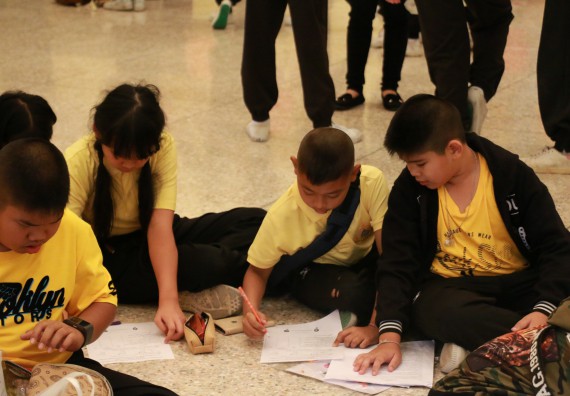 ภาพกิจกรรม คณะวิทยาศาสตร์และเทคโนโลยี จัดค่ายวิทยาศาสตร์โรงเรียนสาธิตฯ