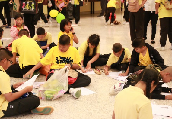 ภาพกิจกรรม คณะวิทยาศาสตร์และเทคโนโลยี จัดค่ายวิทยาศาสตร์โรงเรียนสาธิตฯ