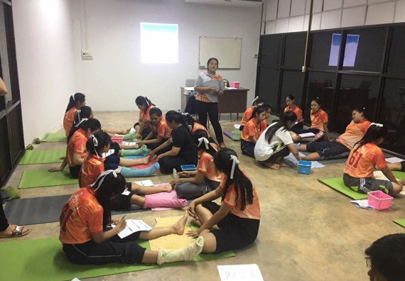 ภาพกิจกรรม โปรแกรมวิชาสาธารณสุขศาสตร์ จัดอบรมนวดตัวเพื่อสุขภาพ