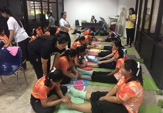 ภาพกิจกรรม โปรแกรมวิชาสาธารณสุขศาสตร์ จัดอบรมนวดตัวเพื่อสุขภาพ