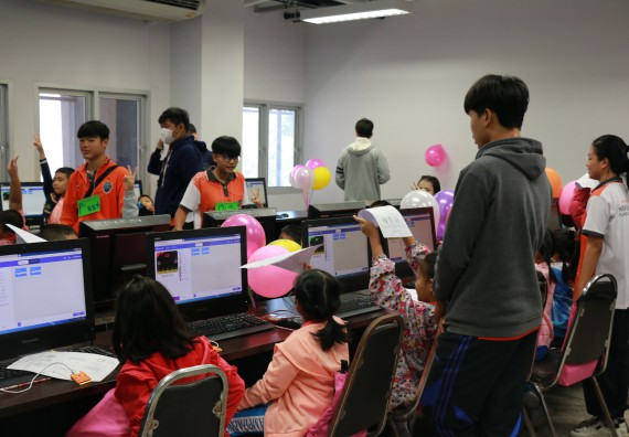 ภาพกิจกรรม คณะวิทยาศาสตร์และเทคโนโลยี จัดโครงการฝึกทักษะการเรียนรู้ค่ายวิทยาศาสตร์ Science 2019