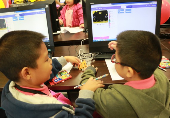 ภาพกิจกรรม คณะวิทยาศาสตร์และเทคโนโลยี จัดโครงการฝึกทักษะการเรียนรู้ค่ายวิทยาศาสตร์ Science 2019