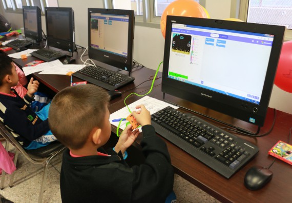 ภาพกิจกรรม คณะวิทยาศาสตร์และเทคโนโลยี จัดโครงการฝึกทักษะการเรียนรู้ค่ายวิทยาศาสตร์ Science 2019