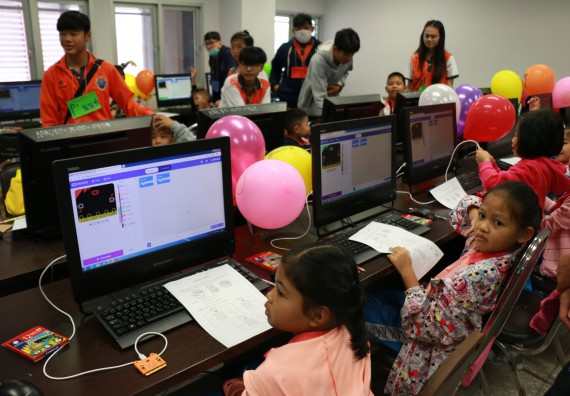 ภาพกิจกรรม คณะวิทยาศาสตร์และเทคโนโลยี จัดโครงการฝึกทักษะการเรียนรู้ค่ายวิทยาศาสตร์ Science 2019