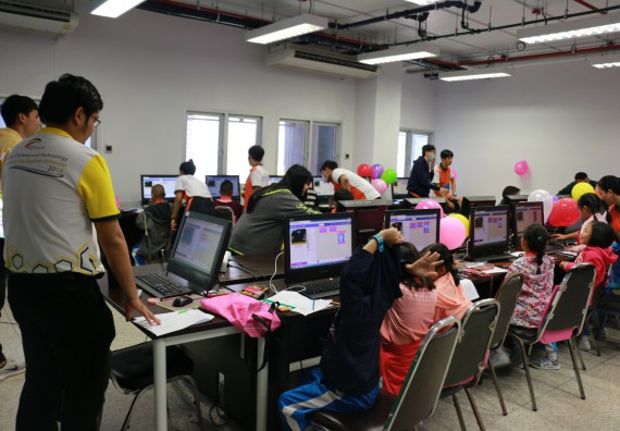 ภาพกิจกรรม คณะวิทยาศาสตร์และเทคโนโลยี จัดโครงการฝึกทักษะการเรียนรู้ค่ายวิทยาศาสตร์ Science 2019