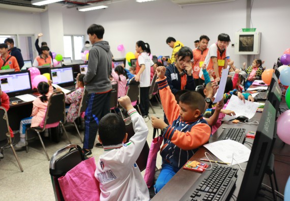 ภาพกิจกรรม คณะวิทยาศาสตร์และเทคโนโลยี จัดโครงการฝึกทักษะการเรียนรู้ค่ายวิทยาศาสตร์ Science 2019