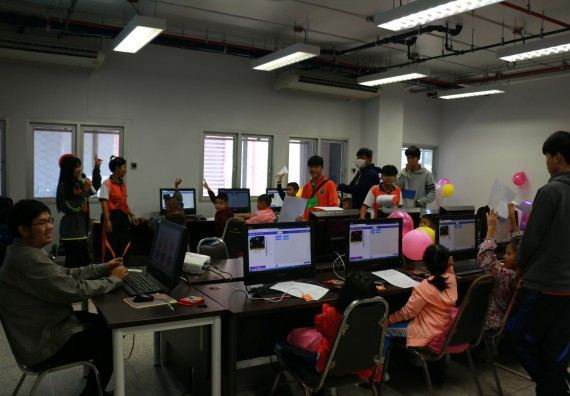 ภาพกิจกรรม คณะวิทยาศาสตร์และเทคโนโลยี จัดโครงการฝึกทักษะการเรียนรู้ค่ายวิทยาศาสตร์ Science 2019