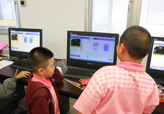 ภาพกิจกรรม คณะวิทยาศาสตร์และเทคโนโลยี จัดโครงการฝึกทักษะการเรียนรู้ค่ายวิทยาศาสตร์ Science 2019