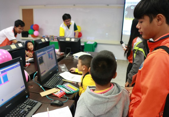 ภาพกิจกรรม คณะวิทยาศาสตร์และเทคโนโลยี จัดโครงการฝึกทักษะการเรียนรู้ค่ายวิทยาศาสตร์ Science 2019