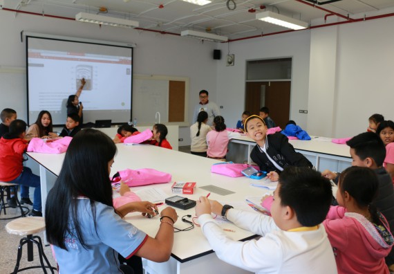 ภาพกิจกรรม คณะวิทยาศาสตร์และเทคโนโลยี จัดโครงการฝึกทักษะการเรียนรู้ค่ายวิทยาศาสตร์ Science 2019